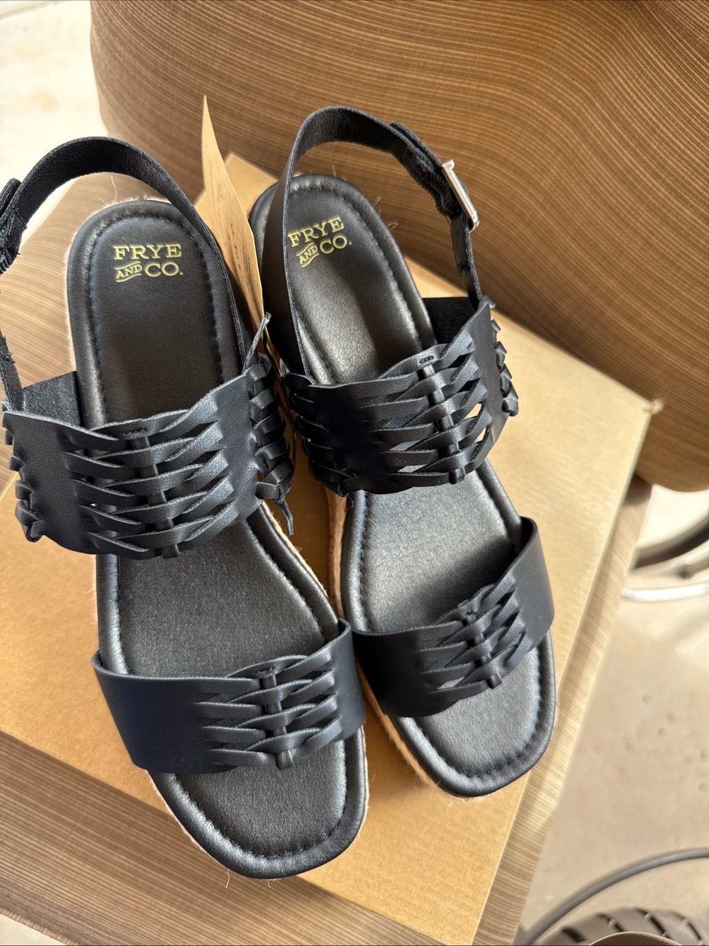 Frye and Co. Meenah Sandal Flat  Black Women's Size 9.5 M